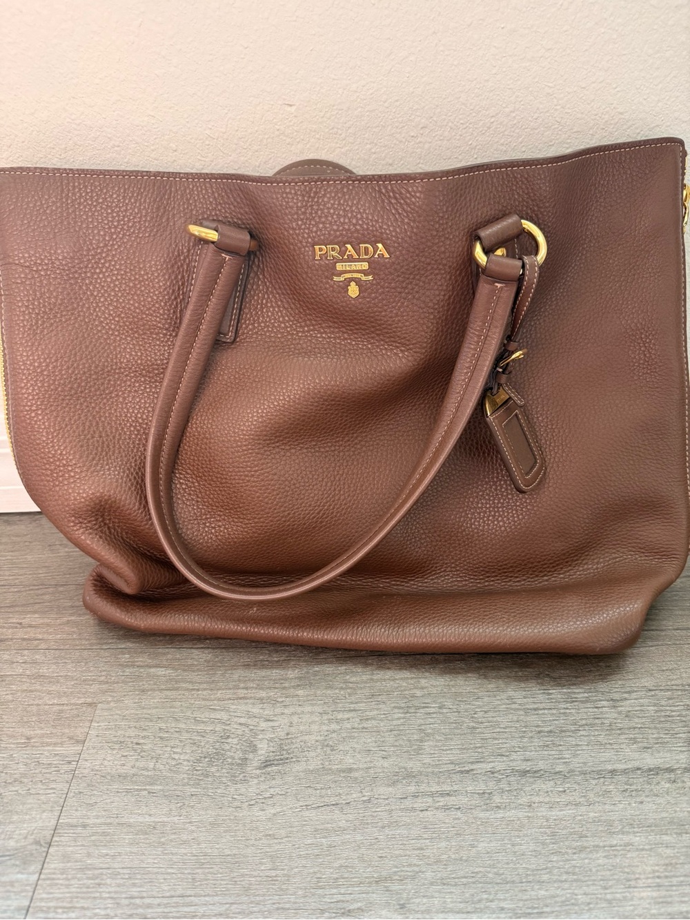 Authentic Prada Vitello Daino Large Shopping Tote BR4749 – Visone Brown